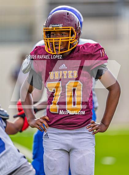 Thumbnail 1 in Beaumont United vs. Channelview (Scrimmage) photogallery.