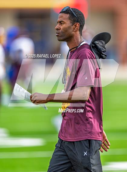 Thumbnail 2 in Beaumont United vs. Channelview (Scrimmage) photogallery.