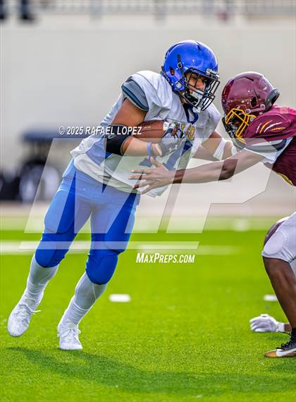 Thumbnail 3 in Beaumont United vs. Channelview (Scrimmage) photogallery.