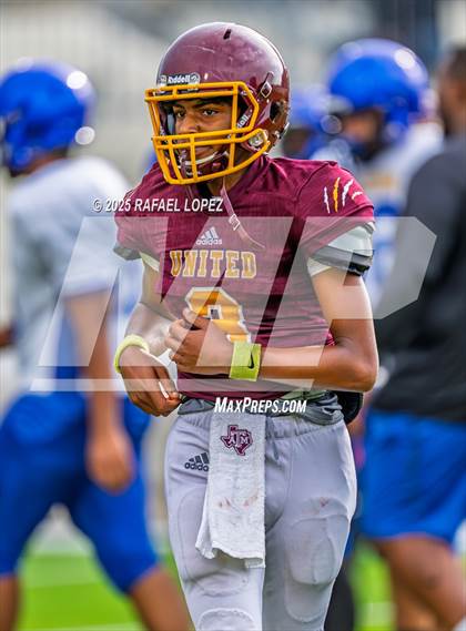 Thumbnail 2 in Beaumont United vs. Channelview (Scrimmage) photogallery.
