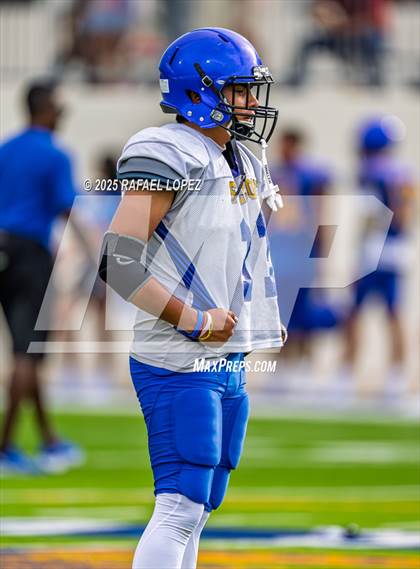 Thumbnail 3 in Beaumont United vs. Channelview (Scrimmage) photogallery.