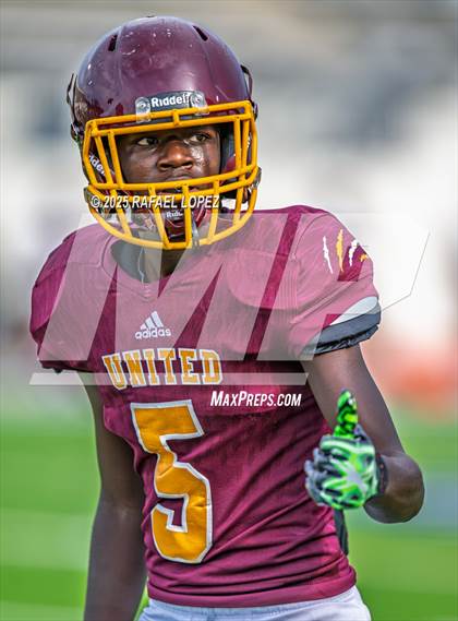 Thumbnail 2 in Beaumont United vs. Channelview (Scrimmage) photogallery.