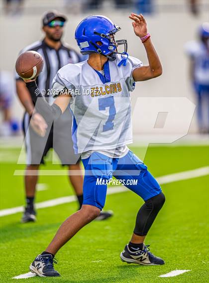 Thumbnail 1 in Beaumont United vs. Channelview (Scrimmage) photogallery.