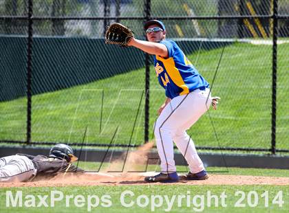 Thumbnail 3 in Caliche vs. Dove Creek (CHSAA 1A Final) photogallery.