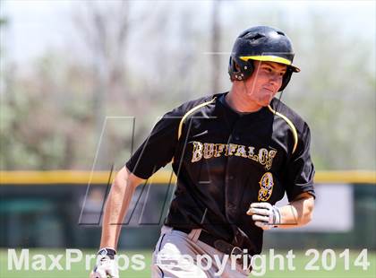 Thumbnail 3 in Caliche vs. Dove Creek (CHSAA 1A Final) photogallery.