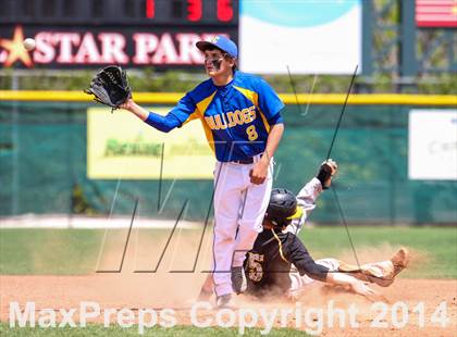 Thumbnail 3 in Caliche vs. Dove Creek (CHSAA 1A Final) photogallery.
