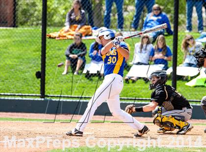 Thumbnail 2 in Caliche vs. Dove Creek (CHSAA 1A Final) photogallery.