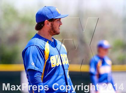 Thumbnail 3 in Caliche vs. Dove Creek (CHSAA 1A Final) photogallery.