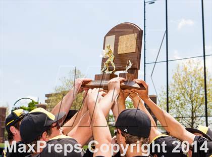 Thumbnail 2 in Caliche vs. Dove Creek (CHSAA 1A Final) photogallery.