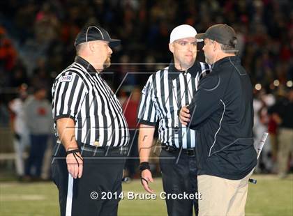 Thumbnail 1 in Gladewater vs. Gilmer (UIL 4A Regional Playoff) photogallery.