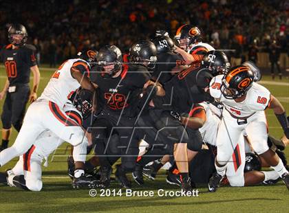 Thumbnail 1 in Gladewater vs. Gilmer (UIL 4A Regional Playoff) photogallery.