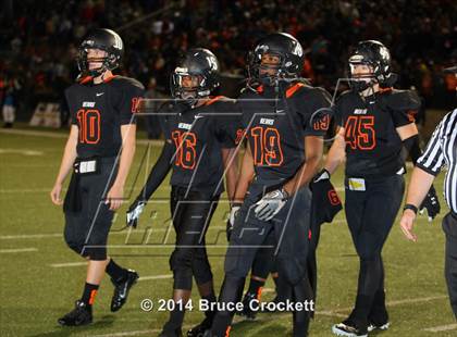 Thumbnail 2 in Gladewater vs. Gilmer (UIL 4A Regional Playoff) photogallery.
