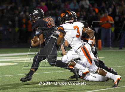 Thumbnail 3 in Gladewater vs. Gilmer (UIL 4A Regional Playoff) photogallery.