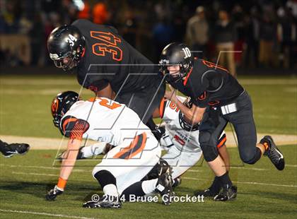 Thumbnail 3 in Gladewater vs. Gilmer (UIL 4A Regional Playoff) photogallery.