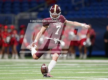 Thumbnail 2 in Harlingen vs Dripping Springs (UIL 6A Division II Regional Semifinals) photogallery.