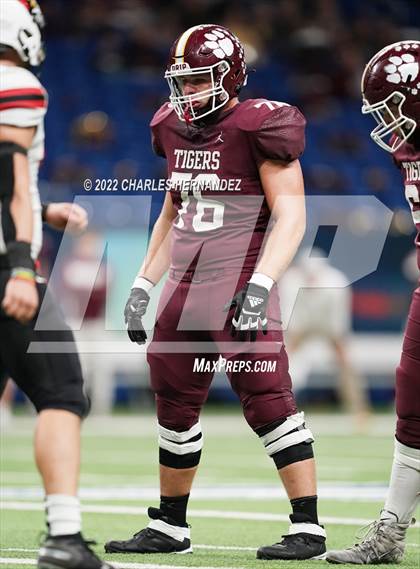 Thumbnail 3 in Harlingen vs Dripping Springs (UIL 6A Division II Regional Semifinals) photogallery.