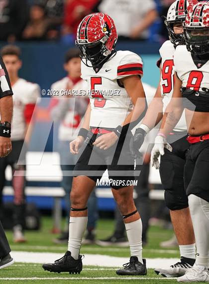 Thumbnail 1 in Harlingen vs Dripping Springs (UIL 6A Division II Regional Semifinals) photogallery.