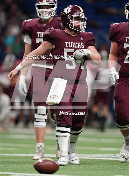 Thumbnail 3 in Harlingen vs Dripping Springs (UIL 6A Division II Regional Semifinals) photogallery.