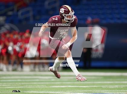 Thumbnail 1 in Harlingen vs Dripping Springs (UIL 6A Division II Regional Semifinals) photogallery.