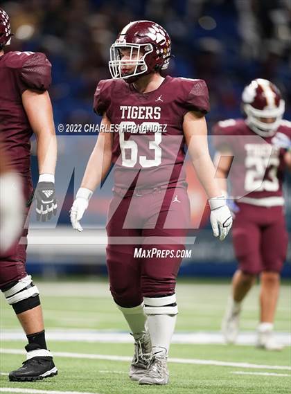 Thumbnail 2 in Harlingen vs Dripping Springs (UIL 6A Division II Regional Semifinals) photogallery.