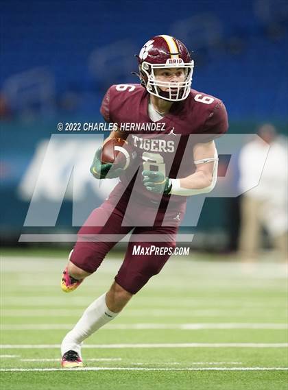 Thumbnail 3 in Harlingen vs Dripping Springs (UIL 6A Division II Regional Semifinals) photogallery.