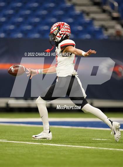 Thumbnail 1 in Harlingen vs Dripping Springs (UIL 6A Division II Regional Semifinals) photogallery.
