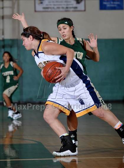 Thumbnail 2 in Canyon vs. Los Osos (Ladycat Classic) photogallery.