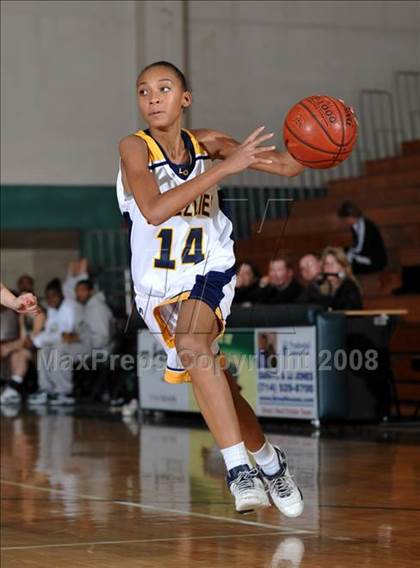 Thumbnail 1 in Canyon vs. Los Osos (Ladycat Classic) photogallery.