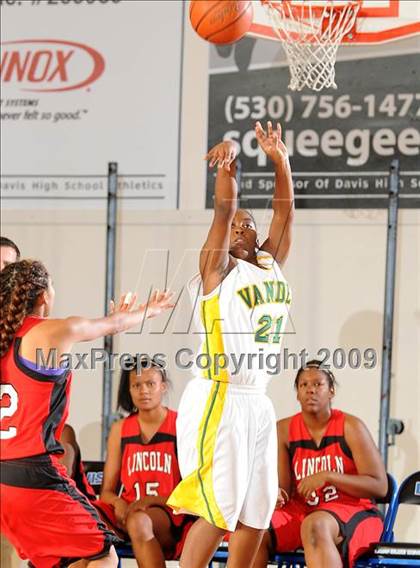 Thumbnail 3 in Lincoln vs. Vanden (Dorothy Speck Memorial) photogallery.