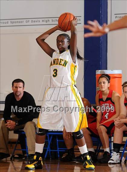 Thumbnail 1 in Lincoln vs. Vanden (Dorothy Speck Memorial) photogallery.