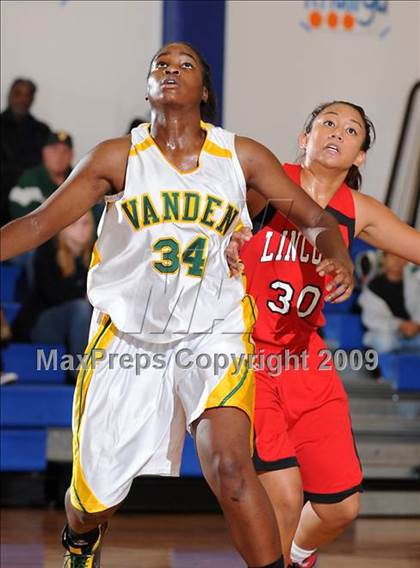 Thumbnail 3 in Lincoln vs. Vanden (Dorothy Speck Memorial) photogallery.