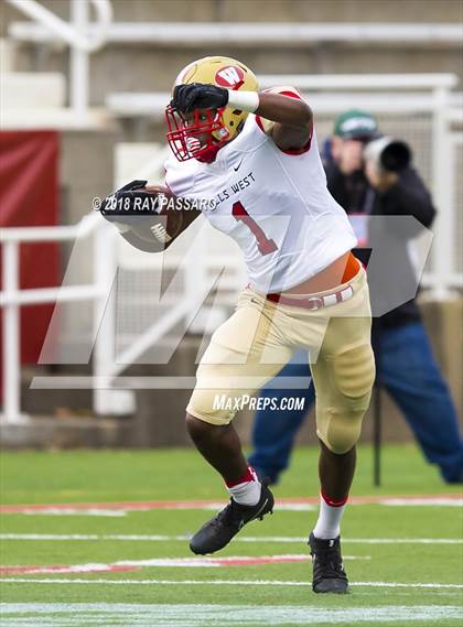 Thumbnail 2 in Westhampton Beach vs. Half Hollow Hills West (Section XI Division III Finals) photogallery.