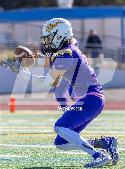 Thumbnail 3 in Kennedy vs. Piedmont photogallery.