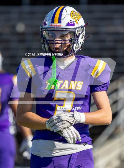 Thumbnail 3 in Kennedy vs. Piedmont photogallery.