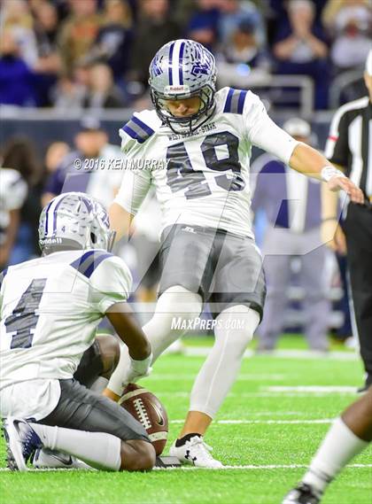 Thumbnail 2 in West Orange-Stark vs Navarro (UIL 4A Divison 2 Semifinal) photogallery.