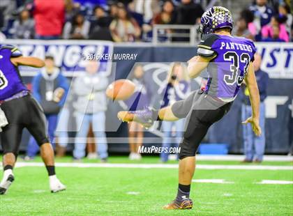 Thumbnail 1 in West Orange-Stark vs Navarro (UIL 4A Divison 2 Semifinal) photogallery.