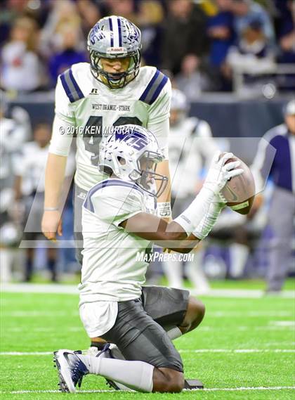 Thumbnail 1 in West Orange-Stark vs Navarro (UIL 4A Divison 2 Semifinal) photogallery.