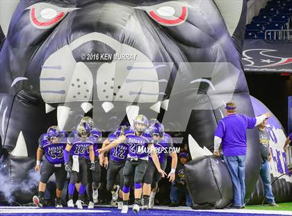 Thumbnail 1 in West Orange-Stark vs Navarro (UIL 4A Divison 2 Semifinal) photogallery.