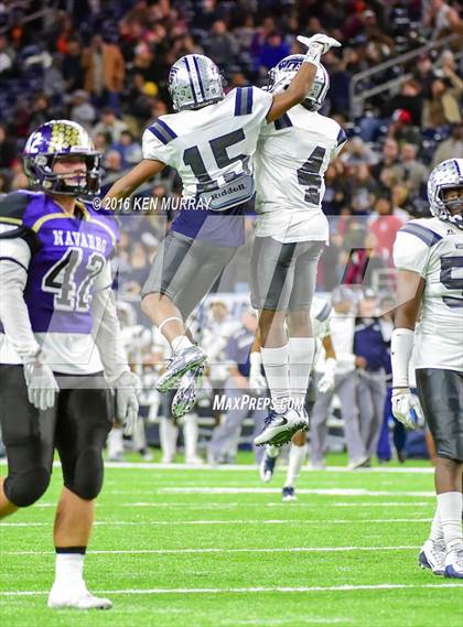 Thumbnail 3 in West Orange-Stark vs Navarro (UIL 4A Divison 2 Semifinal) photogallery.