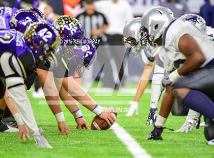 Thumbnail 1 in West Orange-Stark vs Navarro (UIL 4A Divison 2 Semifinal) photogallery.