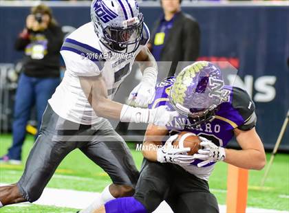 Thumbnail 1 in West Orange-Stark vs Navarro (UIL 4A Divison 2 Semifinal) photogallery.