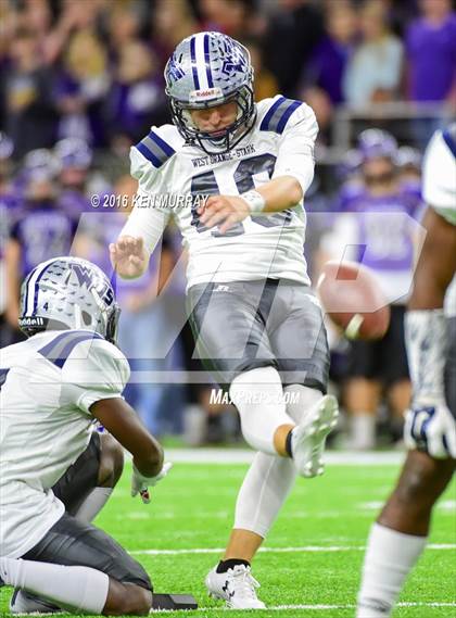 Thumbnail 1 in West Orange-Stark vs Navarro (UIL 4A Divison 2 Semifinal) photogallery.