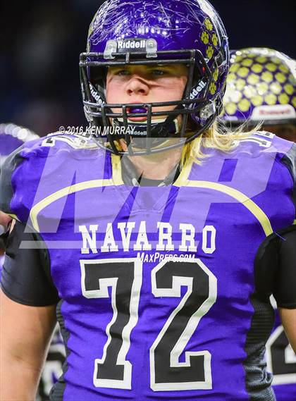 Thumbnail 3 in West Orange-Stark vs Navarro (UIL 4A Divison 2 Semifinal) photogallery.
