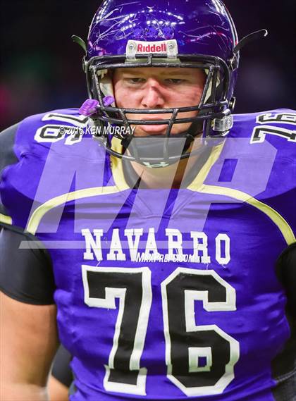 Thumbnail 2 in West Orange-Stark vs Navarro (UIL 4A Divison 2 Semifinal) photogallery.