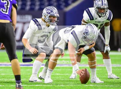 Thumbnail 3 in West Orange-Stark vs Navarro (UIL 4A Divison 2 Semifinal) photogallery.