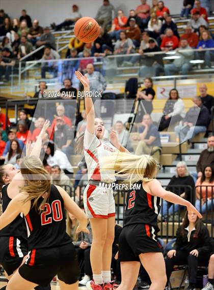 Thumbnail 3 in Moniteau vs Redbank Valley (District 9 2A Final) photogallery.