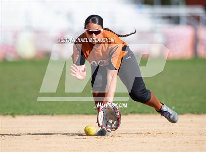 Thumbnail 1 in Carle Place vs East Rockaway (NYSPHSAA Section 8 Class B Semifinal) photogallery.