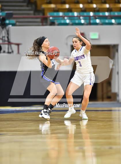 Thumbnail 1 in Highlands Ranch vs. Cherry Creek (CHSAA 5A Final Four) photogallery.