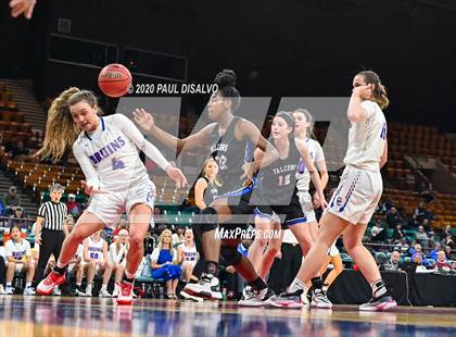 Thumbnail 3 in Highlands Ranch vs. Cherry Creek (CHSAA 5A Final Four) photogallery.