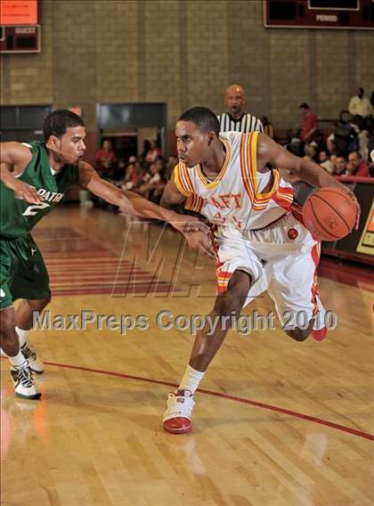 Thumbnail 3 in Taft vs. St. Patrick (Nike Extravaganza) photogallery.
